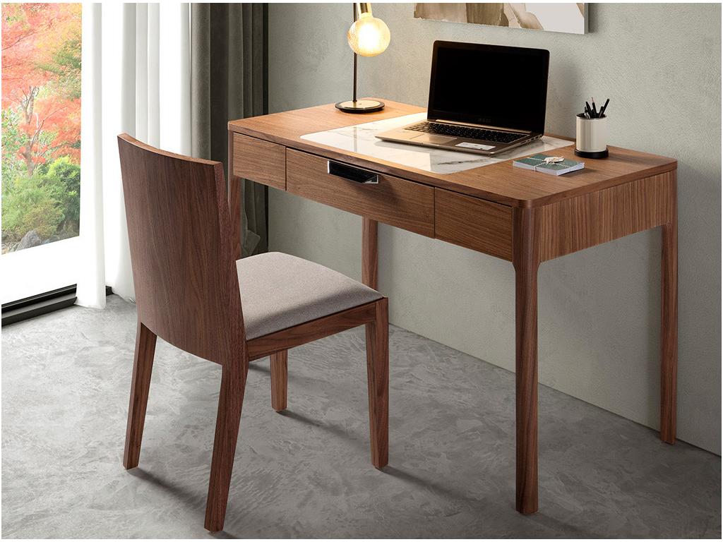 Chaise en tissu beige